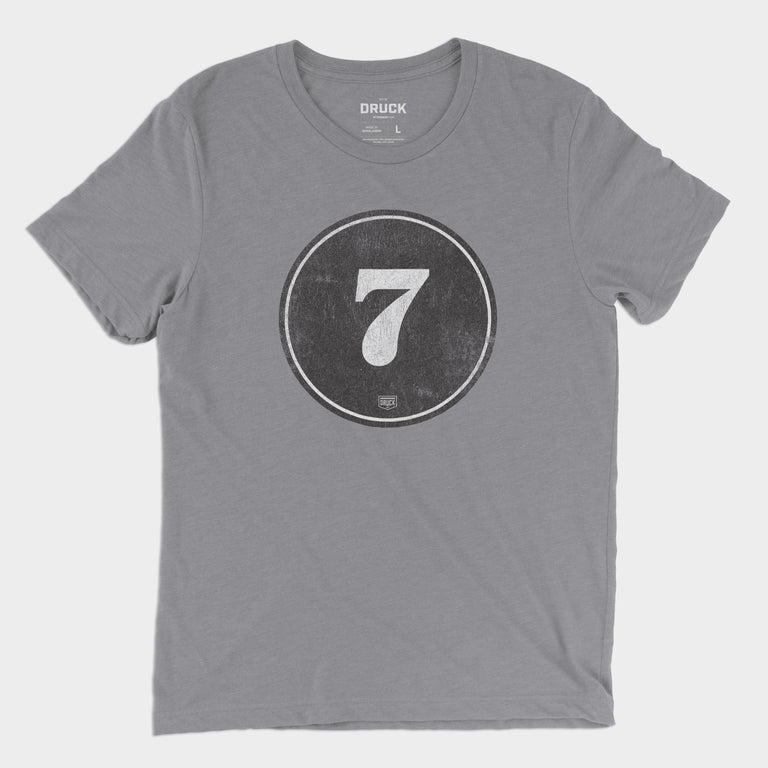 Druck Lucky 7 Graphic Tee